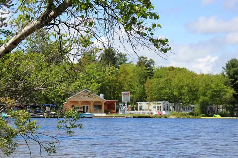 Westward Shores Cottages and RV Resort