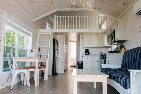 Westward Shores Cottages and RV Resort