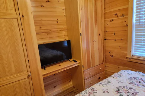 Pinelake RV Resort and Cottages
