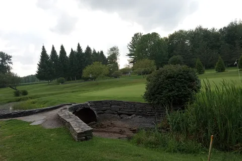 Streamside RV Park and Golf Course