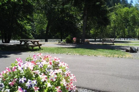Casey's Riverside RV Park