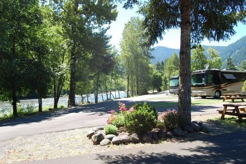 Casey's Riverside RV Park