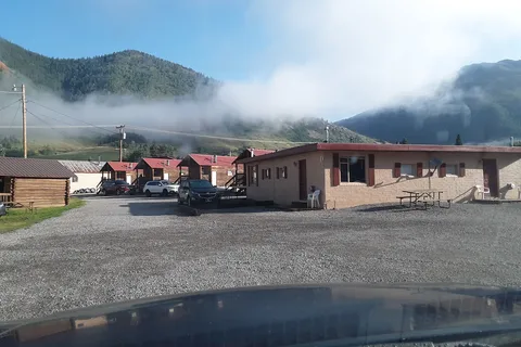 Red Mountain Motel and RV Park