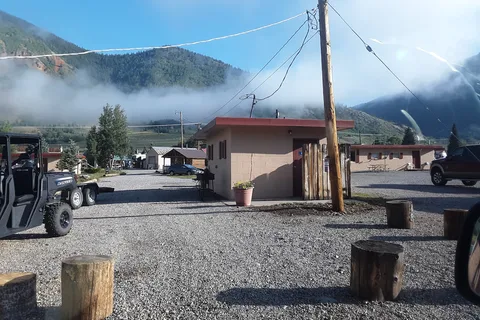 Red Mountain Motel and RV Park