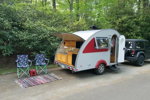 Julian Price Park Campground - Blue Ridge Parkway National Park