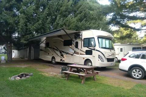 Six Lakes Resort and RV Park