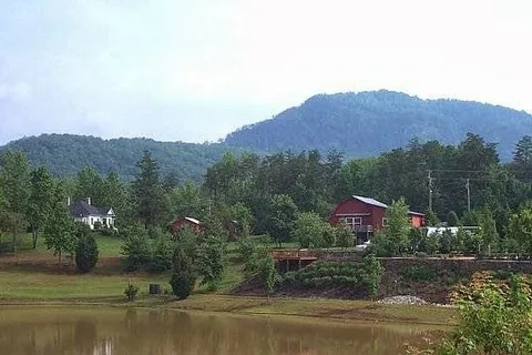 Apple Valley Farm Motorcoach Resort