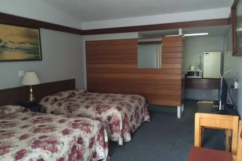 Twin Rivers Motel
