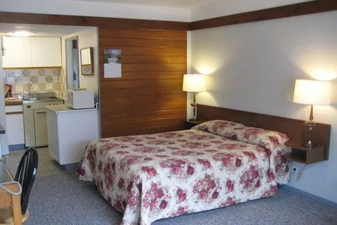 Twin Rivers Motel