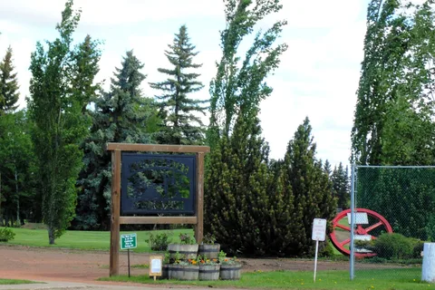 Forestburg Golf Club & RV Park