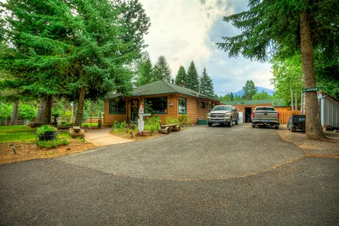Camp Sherman RV Park and Motel