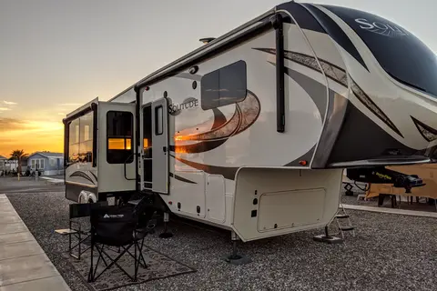 Las Quintas Oasis RV Park