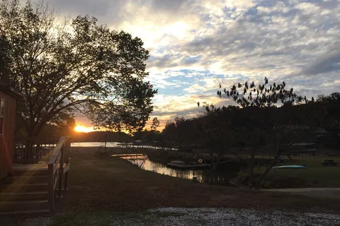Young's Lakeshore RV Resort