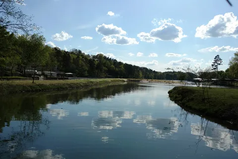 Young's Lakeshore RV Resort