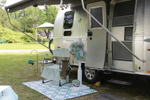 Woodsy Hollow Campground and RV Resort