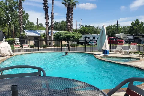 Traveler's World RV Resort