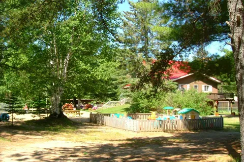 Algonquin Pines Campground