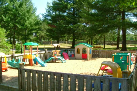 Algonquin Pines Campground