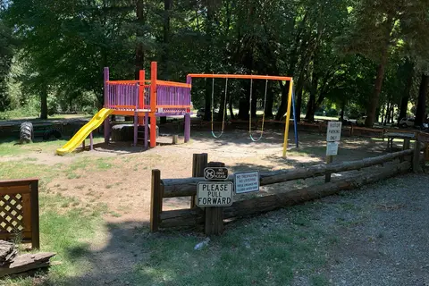 Dean Creek Resort Motel and Campground and RV Park