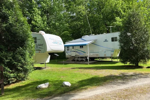 Bonnie Brae Cabins & Campsites