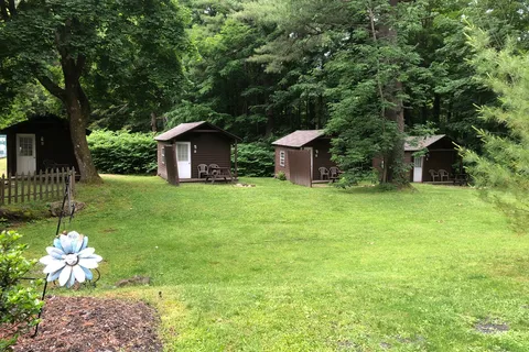 Bonnie Brae Cabins & Campsites