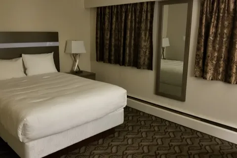 Holiday Motel and RV Resort
