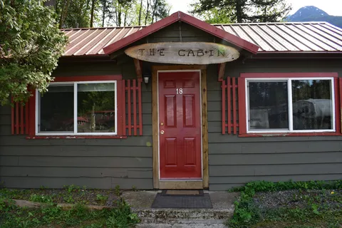 Holiday Motel and RV Resort