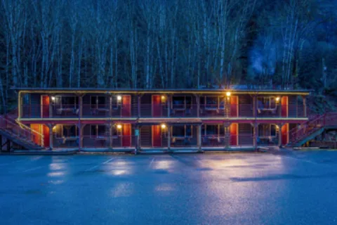Holiday Motel and RV Resort