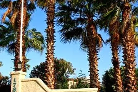 Desert Oasis Mobile Home and RV Resort