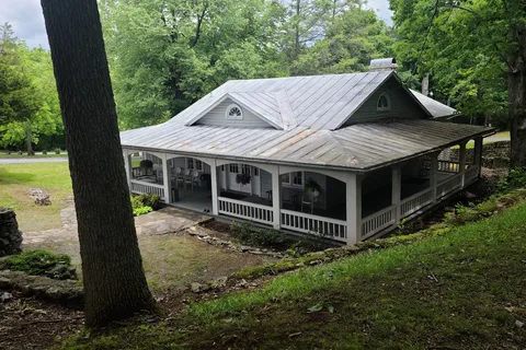 Endless Caverns RV Resort and Cavern Tours