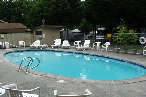Cascade Locks / Portland East KOA Holiday