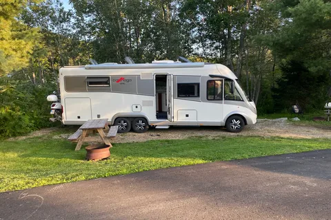 Boothbay Craft Brewery, Tavern and RV
