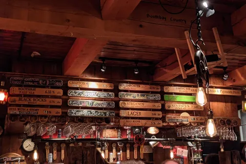 Boothbay Craft Brewery, Tavern and RV