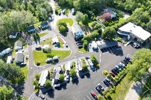 Boothbay Craft Brewery, Tavern and RV