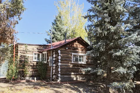 Questa Lodge and RV Park
