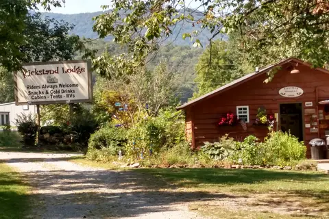 Kickstand Lodge