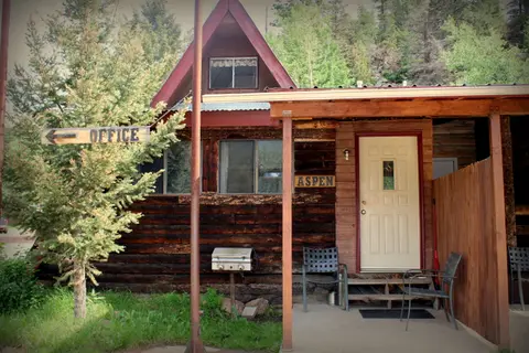 San Isabel Lodging