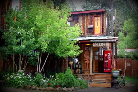 San Isabel Lodging