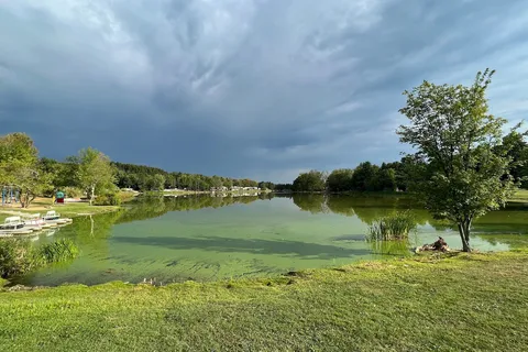 Pine Cradle Lake Family Campground