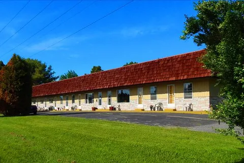 MacIver's Motel and Campground