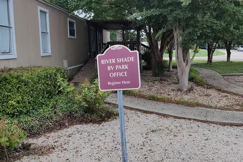 River Shade RV Park