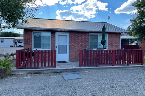 Pioneer Motel and RV Park