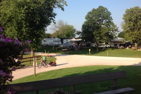 Chicago Northwest KOA Holiday