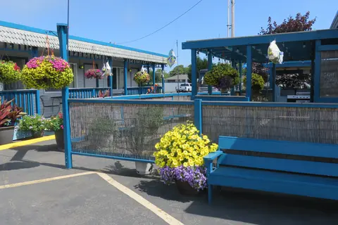 Mermaid Inn and RV Park