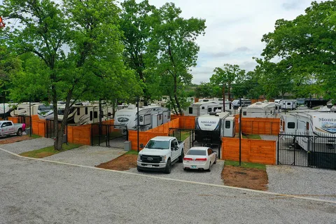 Dallas Shady Oaks RV Park