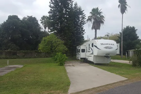 Honeydale Mobile Home and RV Park