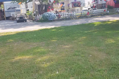Lake Holiday Camp-Resort