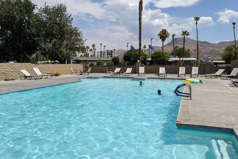 Palm Springs Oasis RV Resort