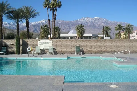 Palm Springs Oasis RV Resort