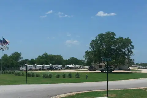 Patriot RV Park - Gonzales